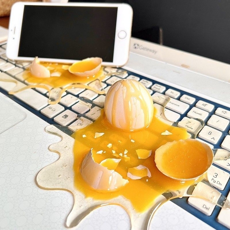 Home Office Tech Gadgets - Supporto per cellulare con uovo spezzato: